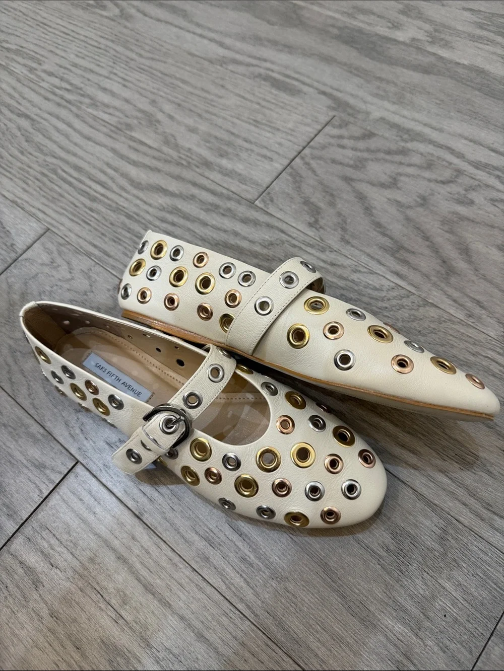 Saks Fifth Avenue Cream  Flats with Multitone Grommets